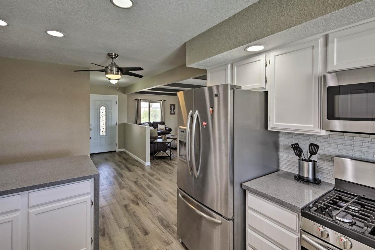 Lake Havasu Home With Pool And Mtn Views, Near Marina Lake Havasu City Bagian luar foto